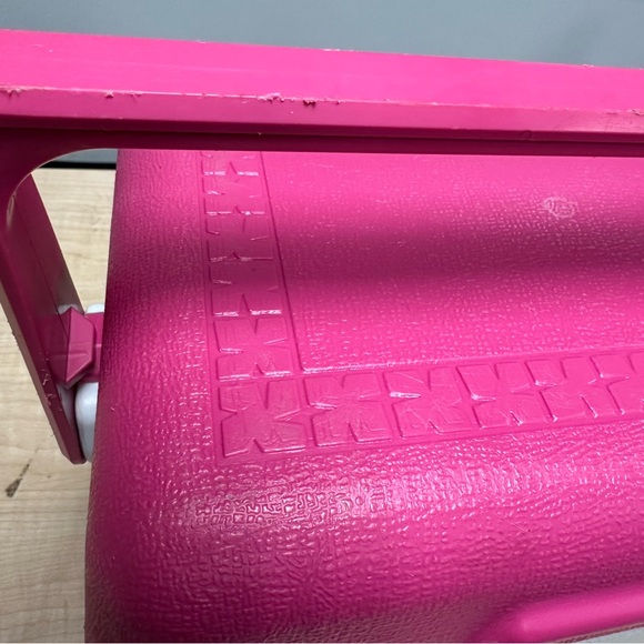 VTG 1990 Rubbermaid Totally‎ Hot! Tote 6 Cooler 1.5 Gal Pink/White Retro 90s - Picture 6 of 11